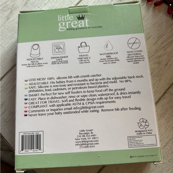 New Silicone Bib with crumb catcher - Picture 2 of 2